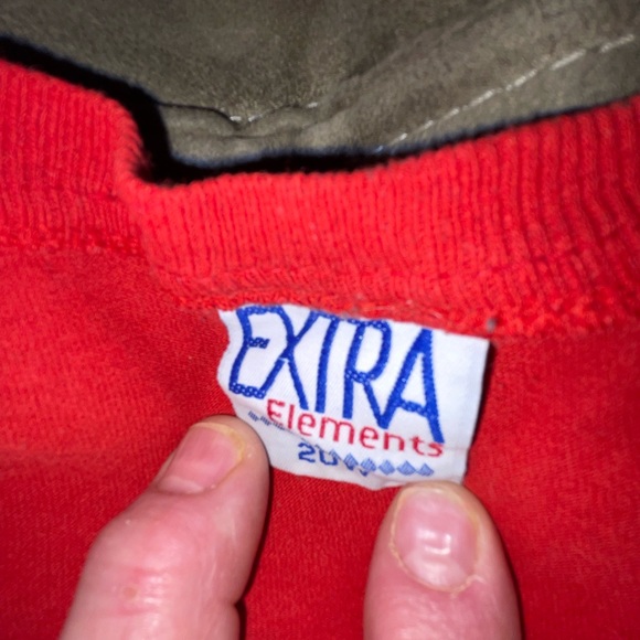 Red t shirt - Picture 3 of 3